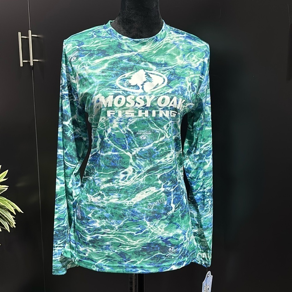 Mossy Oak Elements Tech,moisture wicking,sun protection,crewneck,fishing logo